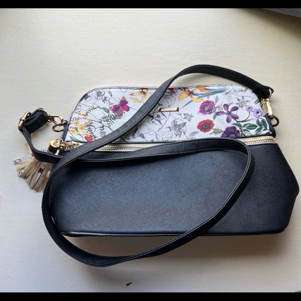 Crossbody purse